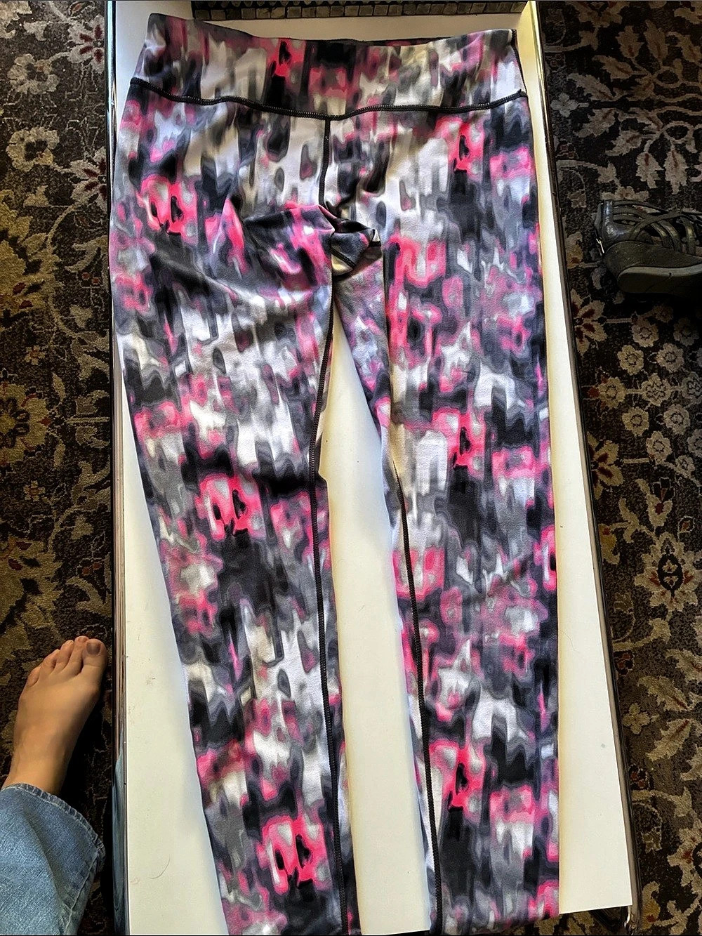 Zella Abstract Print Leggings Size Large Like New